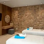 Luxury Oasis Villa *