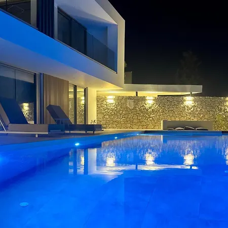 Villa Modern Seaview Oasis *