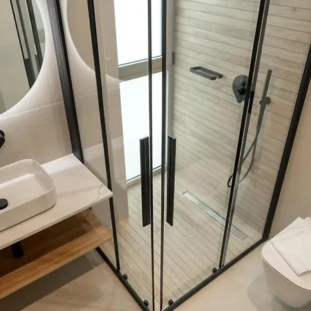 Modern Seaview Oasis *