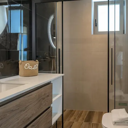 Modern Seaview Oasis Nikiana