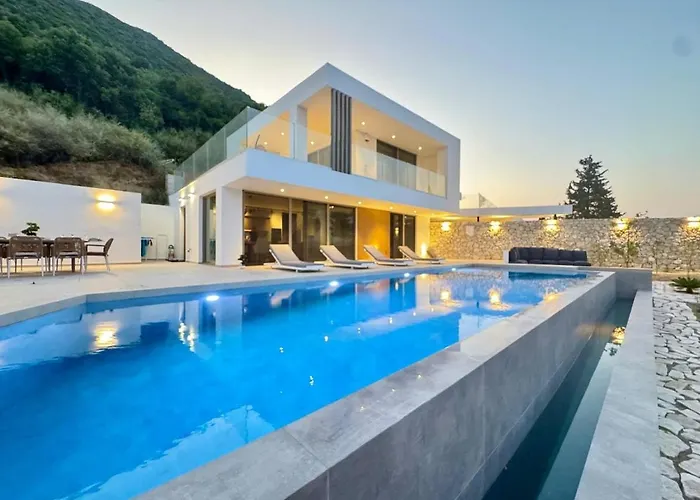 Modern Seaview Oasis * Nikiána